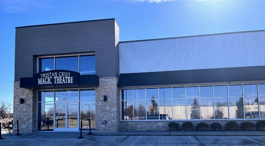 Tristan Crist Magic Theatre, Wisconsin, USA